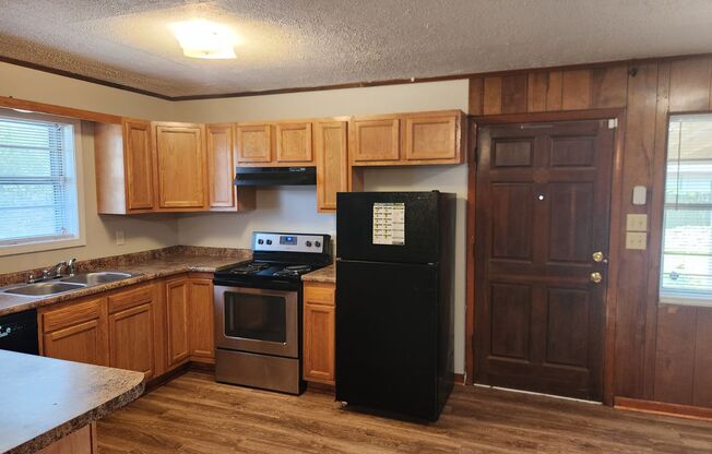 3 beds, 2 baths, $1,800