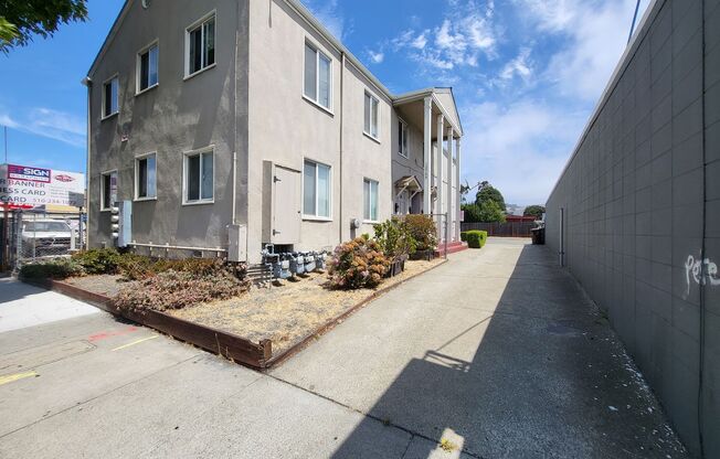 San Pablo Ave 12744
