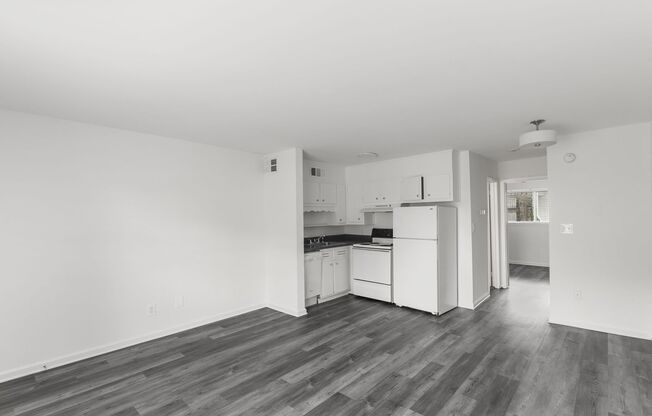 1 bed, 1 bath, 517 sqft, $925, Unit 14