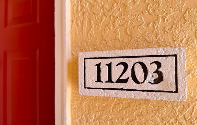 2BR/1BA Second Floor Condo in Visconti Maitland!