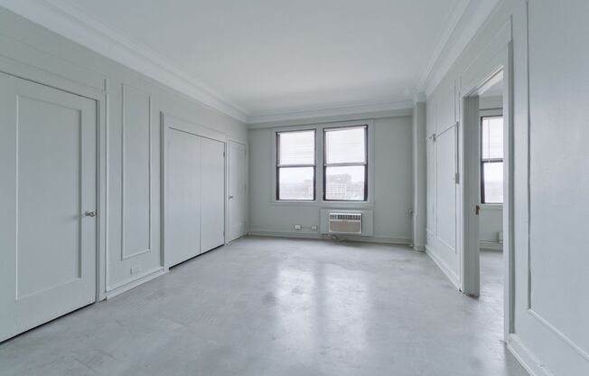 Studio, 1 bath, 450 sqft, $1,095, Unit 204