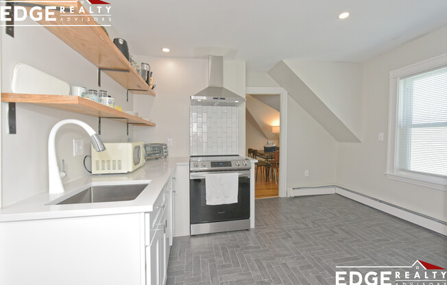15 B LEXINGTON ST