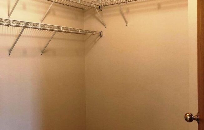 2 beds, 1 bath, 1,000 sqft, $925, Unit 104