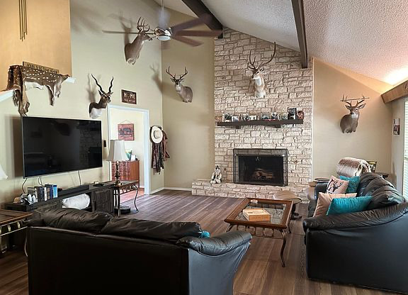 8606 MESA DR