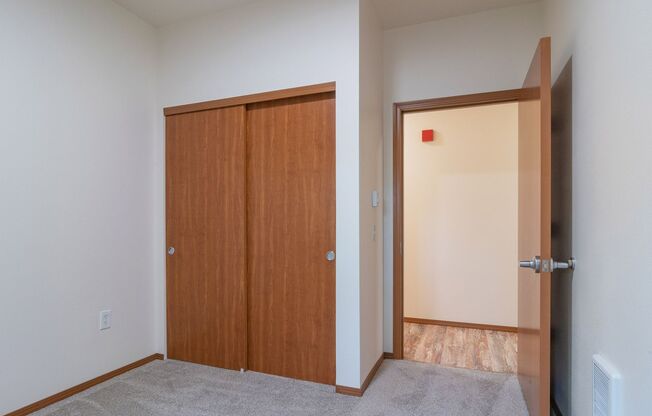 3 beds, 2 baths, $2,400, Unit 102