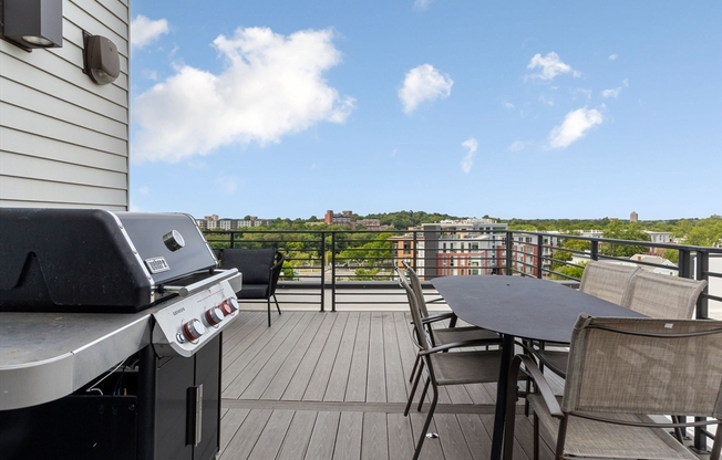 1 bed, 1 bath, 708 sqft, $2,900, Unit 303