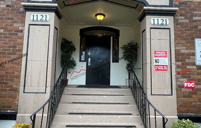 1 bed, 1 bath, 459 sqft, $1,095, Unit 1121-404