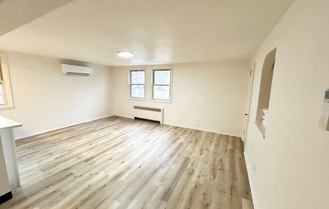 2 beds, 1 bath, 900 sqft, $1,225, Unit 136