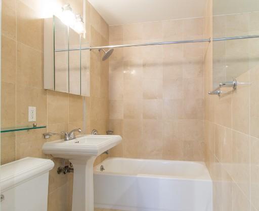 3 beds, 2 baths, $7,895, Unit 5B