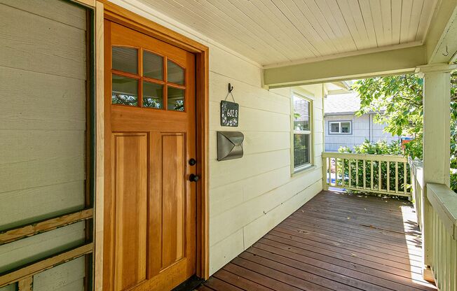Adorable, vintage 1924 2-bdrm/1-bath w/ fenced yard, raised beds, & chicken house—Great location in Lents!