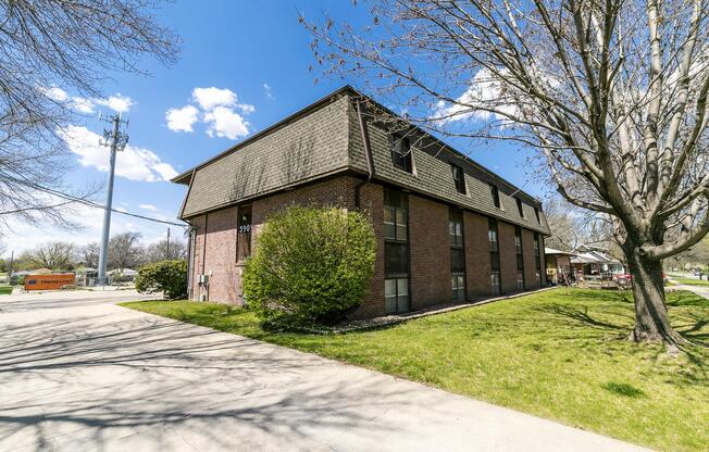 3909 N 68 ST