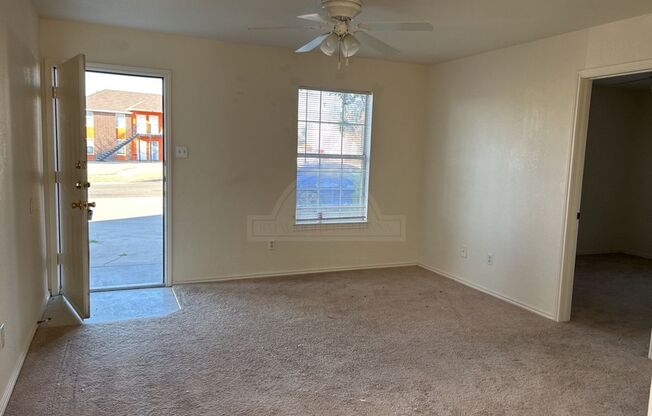 2 beds, 1 bath, $795, Unit 1709 Spring Rose Unit A