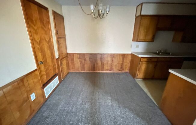 2 beds, 1 bath, $1,000