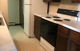 2 beds, 1 bath, $895, Unit #10