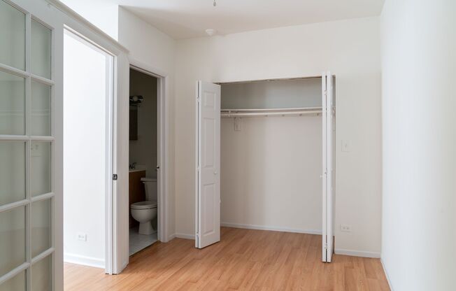 1 bed, 1 bath, 375 sqft, $1,365, Unit 4615-2L