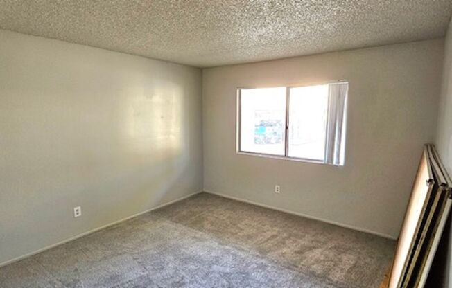 2 Bedroom 2 Bath Condo!