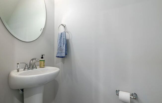 3 beds, 2.5 baths, 1,407 sqft, $2,215, Unit 8242