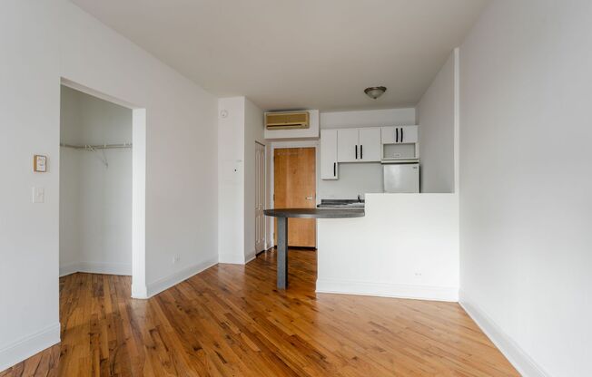 Studio, 1 bath, $1,050, Unit 840-202