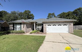 Charming 4-Bedroom Home in Plantation Oaks, Crestview!