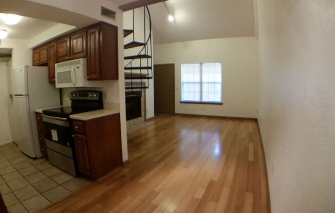 2 beds, 2 baths, $996