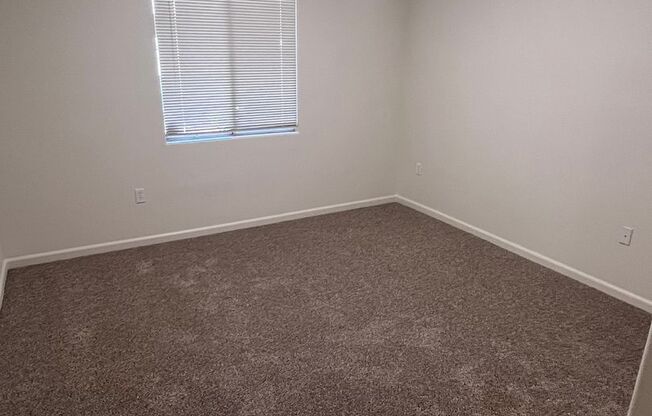 2 beds, 2 baths, $2,195, Unit # 1813