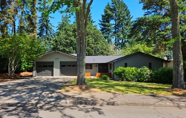 3Bd/2Ba Single Story Home-For Viewing!