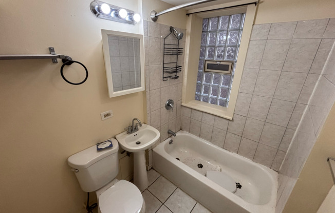 3 Bedroom Pet Friendly in Bridgeport
