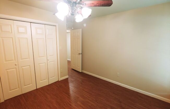 2 beds, 1 bath, 880 sqft, $750, Unit 109 Barton Street #23