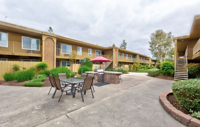 2 beds, 1 bath, 875 sqft, $2,450, Unit 34