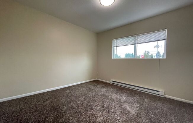 Spacious Montavilla 2 Bedroom Top Floor Unit- Great Natural light- Carport- Fur Babies Welcome