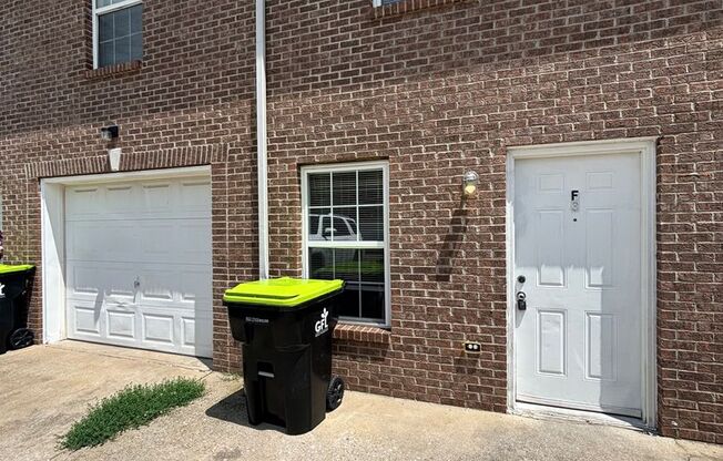 All-Brick 3BR/2BA Townhome Near Fort Campbell