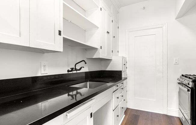 1 bed, 1 bath, 1,065 sqft, $2,300, Unit 305