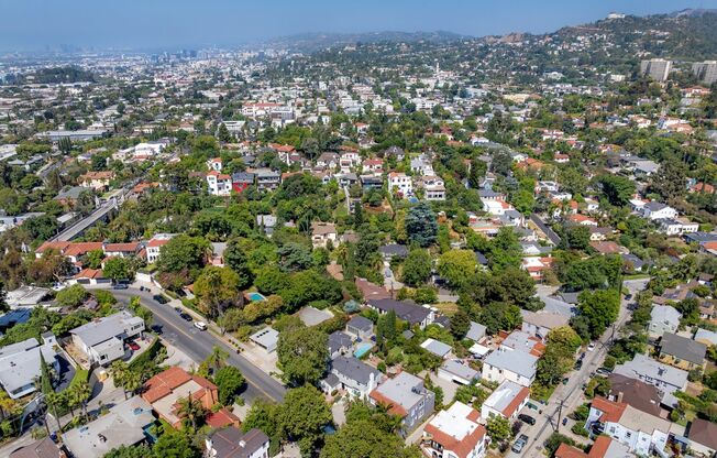 Stunning, remodeled rental in Historic Franklin Hills
