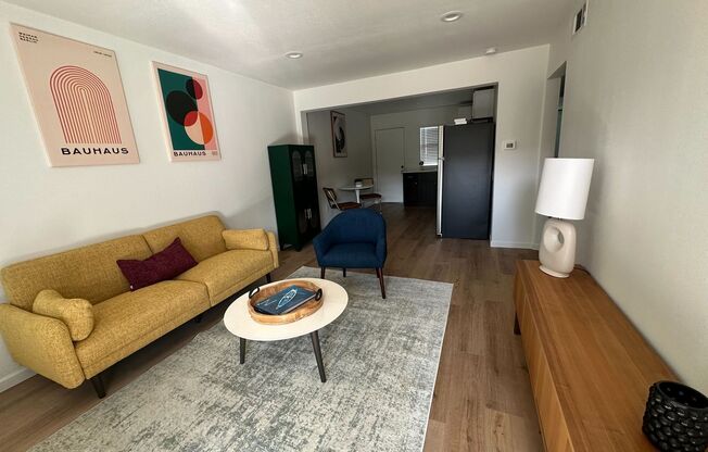 1 bed, 1 bath, 563 sqft, $1,370, Unit 220