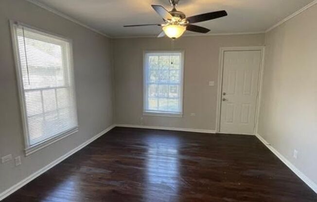 2 beds, 1 bath, $1,125