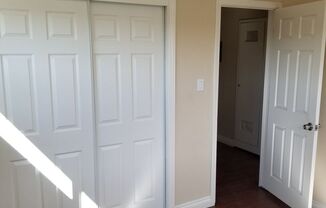 3 beds, 1 bath, 1,200 sqft, $3,350, Unit 7