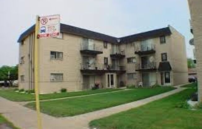 4634-4658 W 79th LLC
