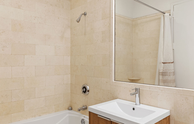 1 bed, 1 bath, 861 sqft, $7,000, Unit 8Z