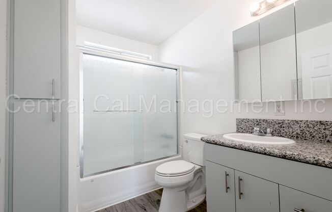 2 beds, 1 bath, 830 sqft, $1,125, Unit Unit C