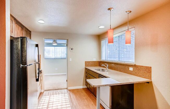 1 bed, 1 bath, 595 sqft, $1,350, Unit 104