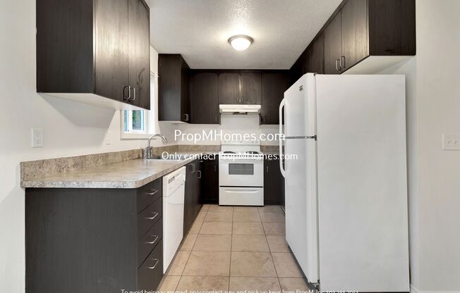 3 Bedroom Home with Private Fenced Yard – Water Included!