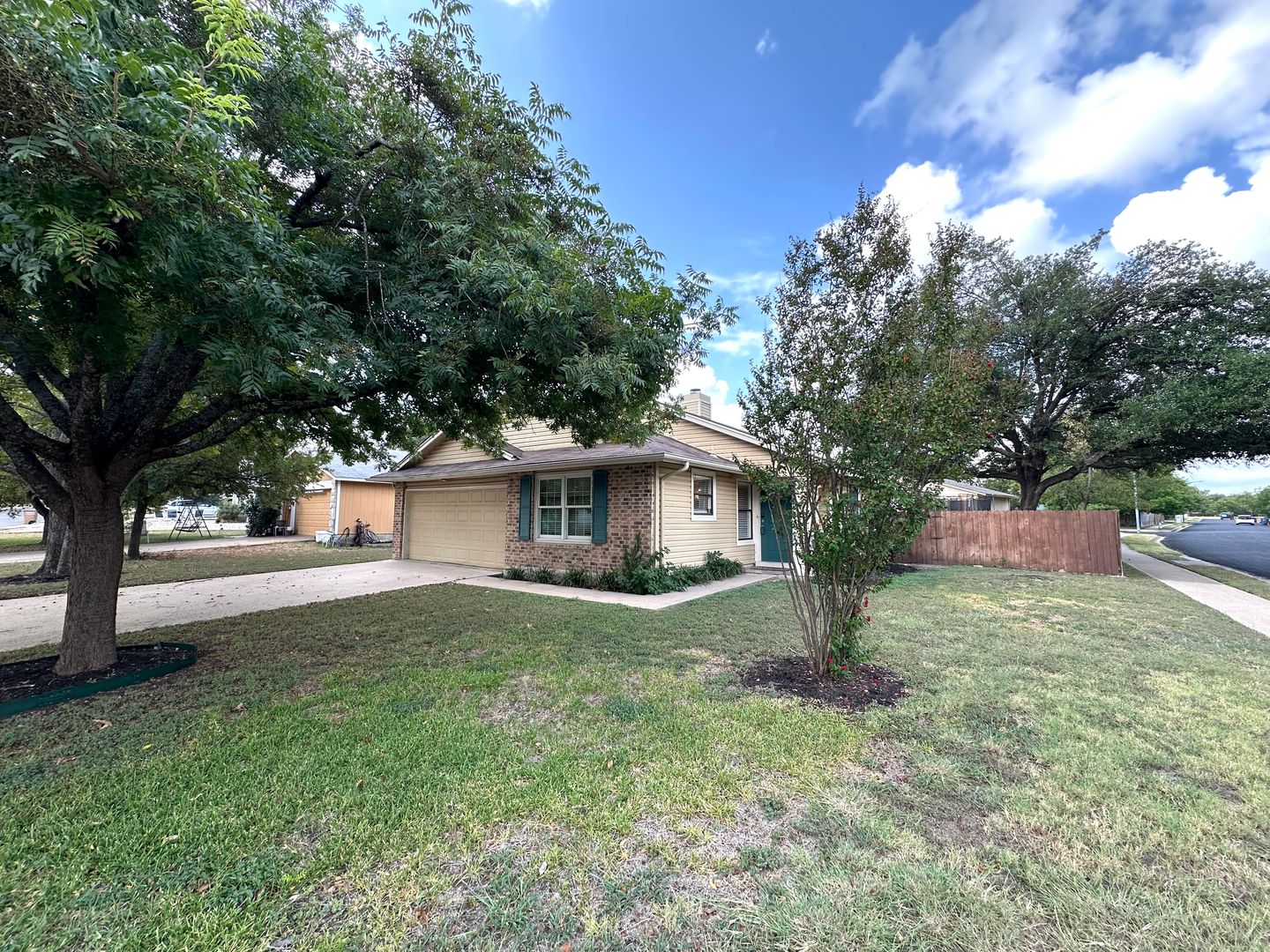 Beautiful Milwood 3 Bedrooms 2 Bathroom Single Story Home for Rent with Modern Upgrades & Decked Backyard at a corner lot