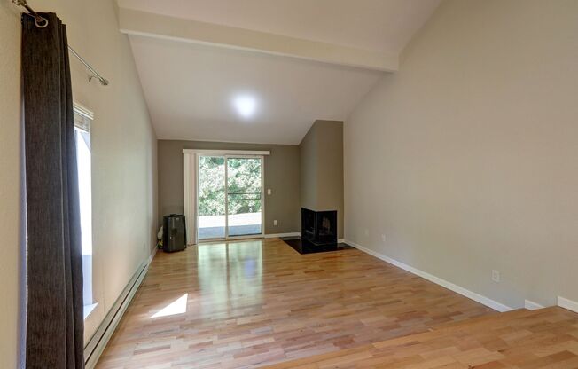 Amazing Bridle Trails 3BR 1.75BA Townhome Fully Updated and Available Now!