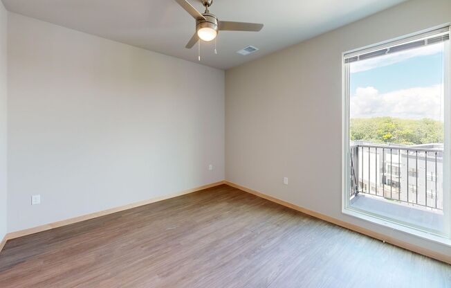 1 bed, 1 bath, 816 sqft, $1,855, Unit #520