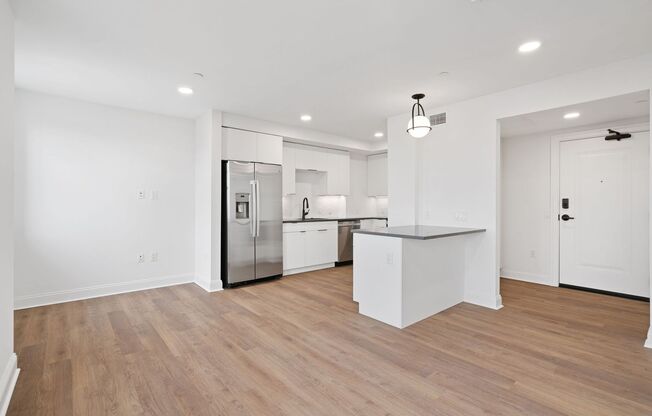 Studio, 1 bath, 576 sqft, $2,495, Unit 404