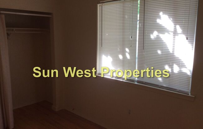 2 Bed, 1 Bath, Duplex In Aztec