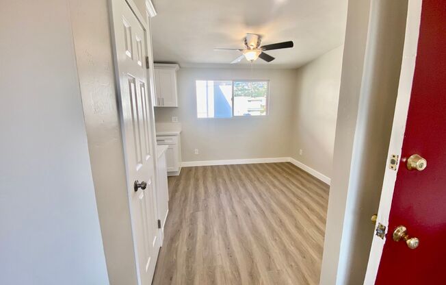 2 beds, 1 bath, $2,250, Unit 7641-C