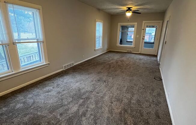 2 bed with Bonus room and 1 1/2 bath home in Moline!
