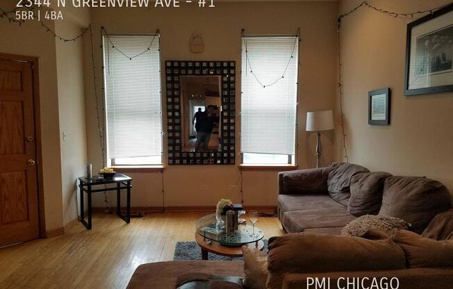 2344 N GREENVIEW AVE