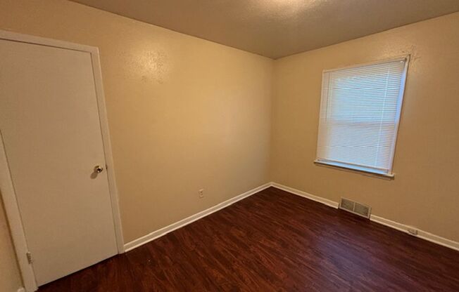 3 beds, 1 bath, $1,400